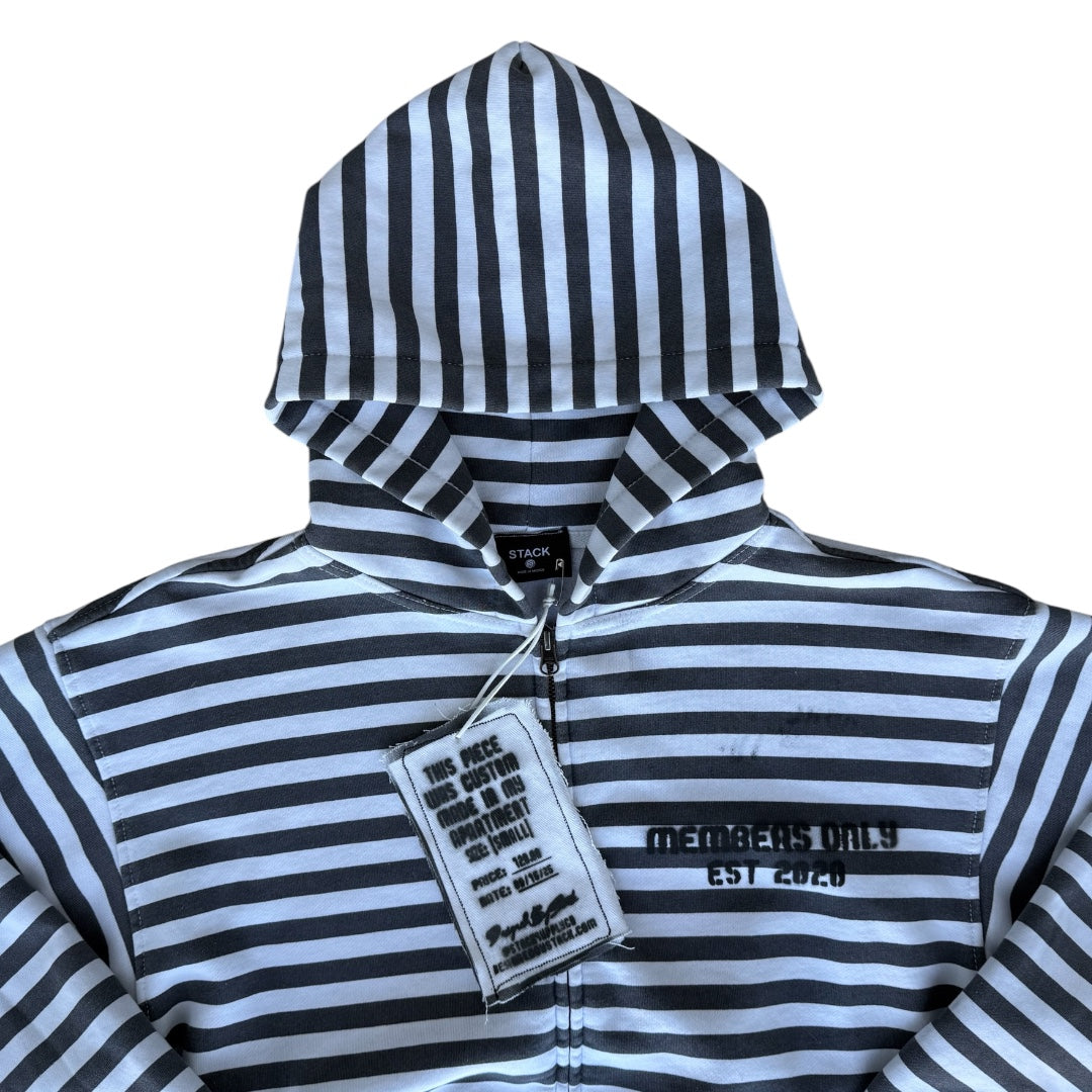 BLACKSTRIPES_001 ZIPUP